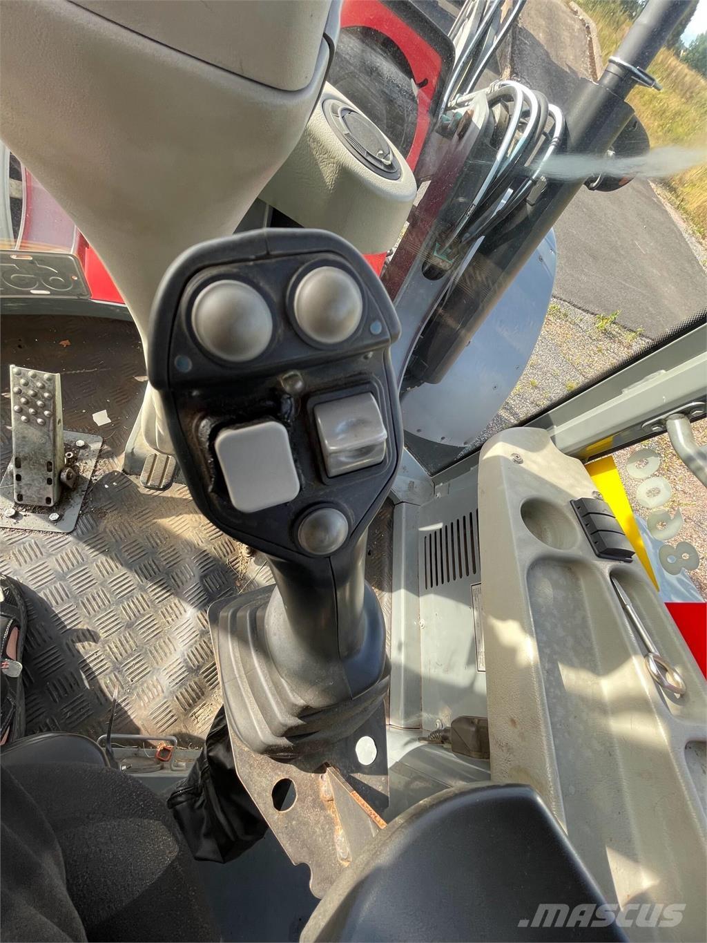 Lännen 8600 E Retrocargadoras