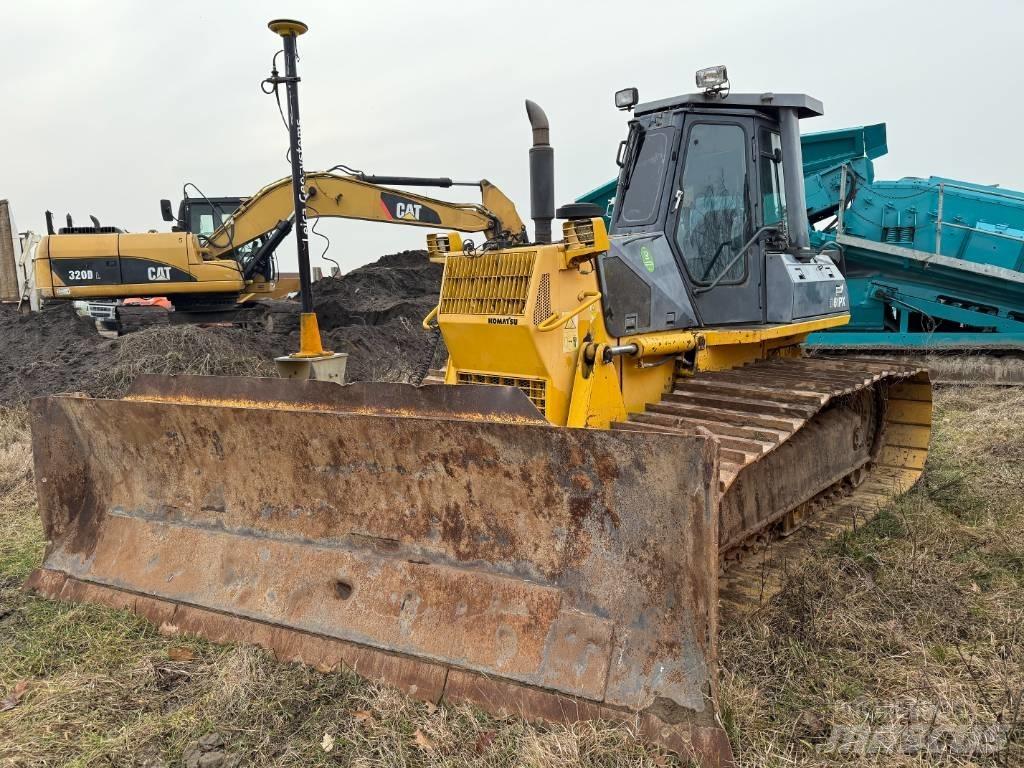 Komatsu D 61 PX-12 Buldozer sobre oruga