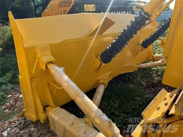 Komatsu D 85 Buldozer sobre oruga