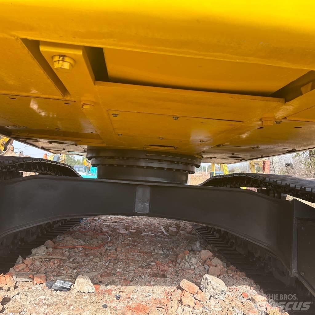 Komatsu 240LC-8 Excavadoras de cadenas