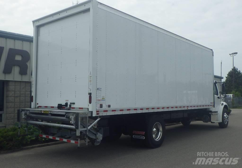 Freightliner M2 106 Camiones caja cerrada
