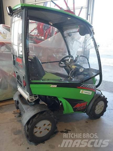 Avant 220 Minicargadoras