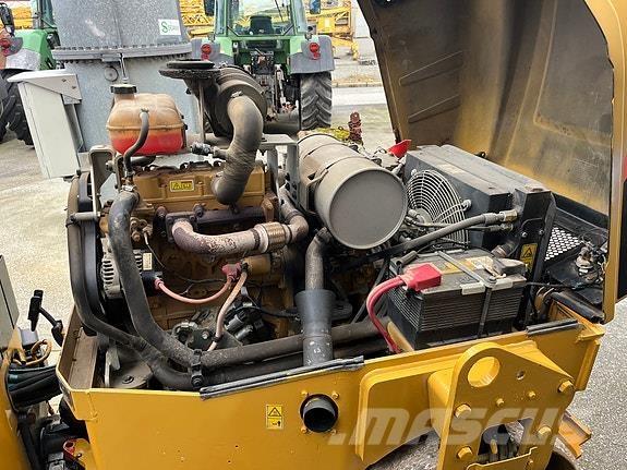 CAT CB34B Asfaltadoras