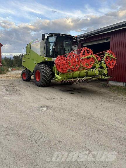 CLAAS Avero 240 Cosechadoras combinadas
