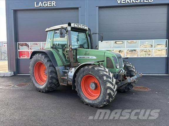 Fendt 712 Favorit Tractores