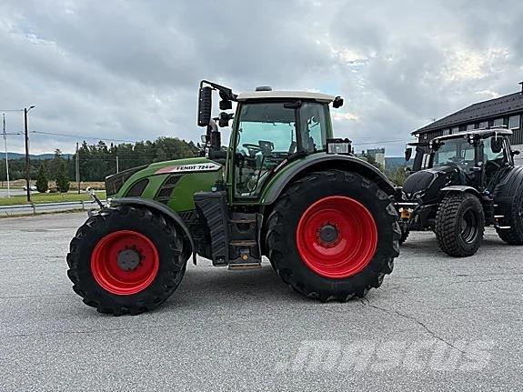 Fendt 724 VARIO Tractores