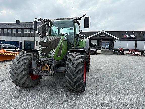 Fendt 724 VARIO Tractores