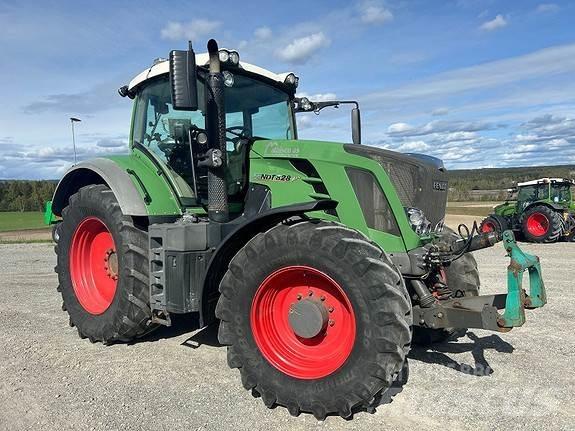 Fendt 828 Vario Tractores