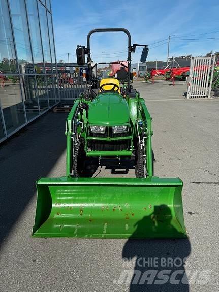 John Deere 3038E Tractores