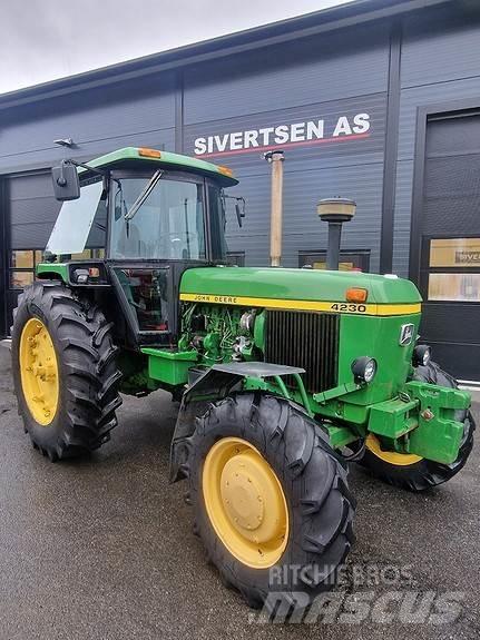 John Deere 4230 Tractores