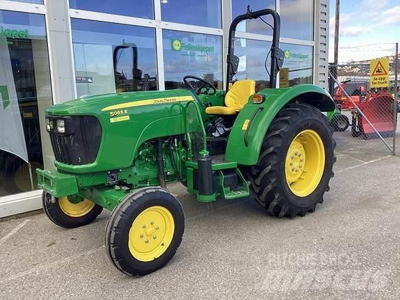 John Deere 5055E Tractores