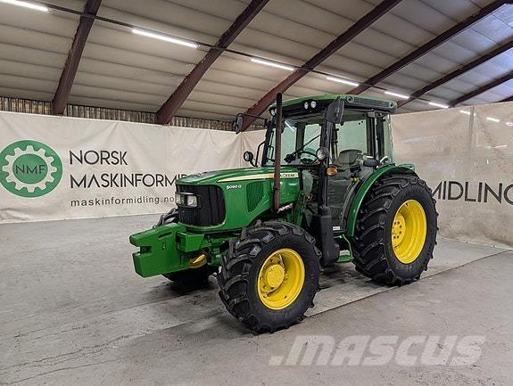 John Deere 5090G Tractores