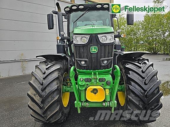John Deere 6215R Tractores