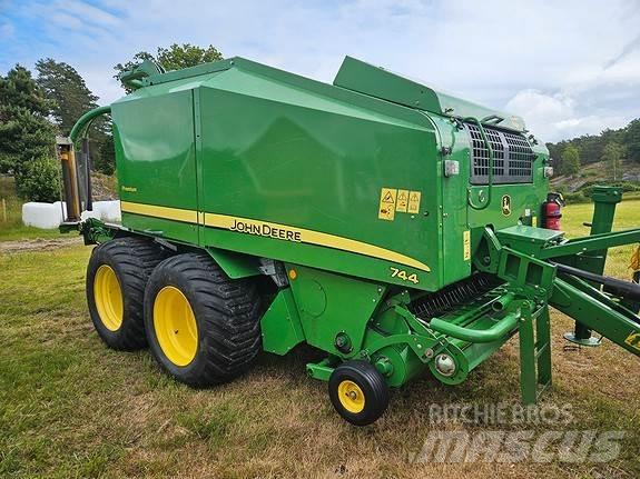 John Deere 744 Rotoempacadoras