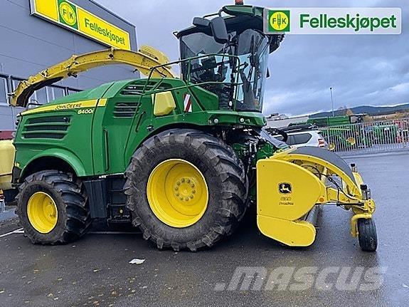 John Deere 8400 Segadoras hileradoras