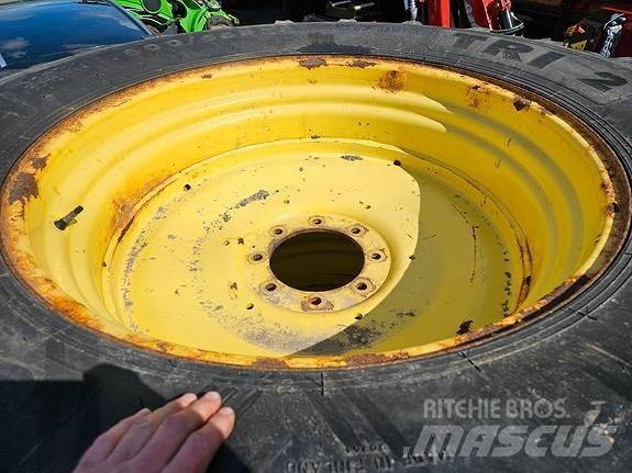 John Deere NOKIAN Tractores