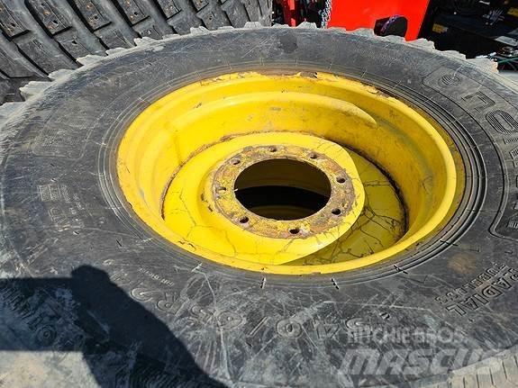 John Deere NOKIAN Tractores