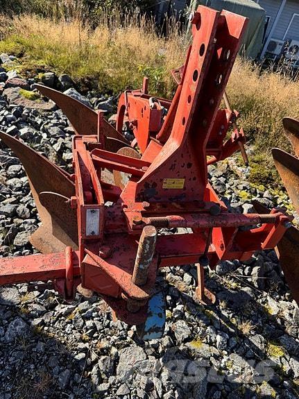 Kverneland 14 Arados fijos suspendidos