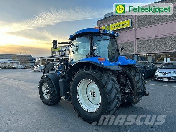 New Holland TS135A Tractores