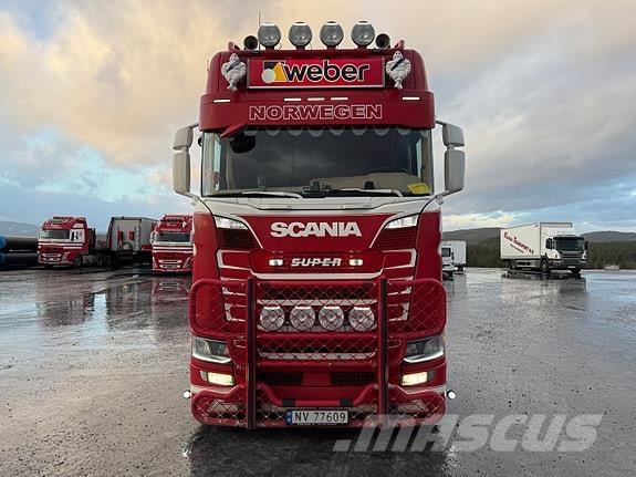Scania 650 S Camiones caja cerrada