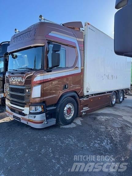 Scania R650B6X2NB Camiones caja cerrada