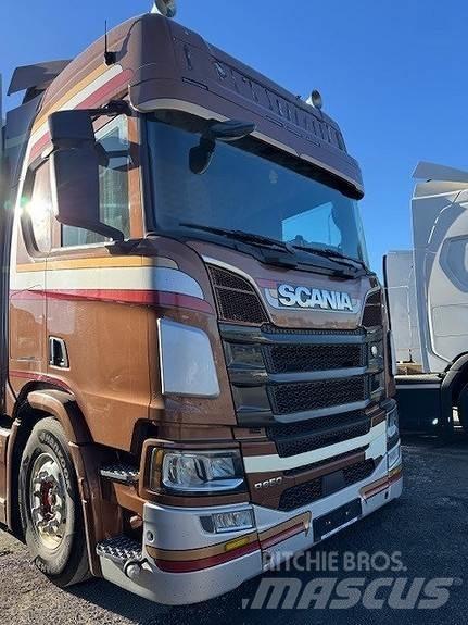 Scania R650B6X2NB Camiones caja cerrada