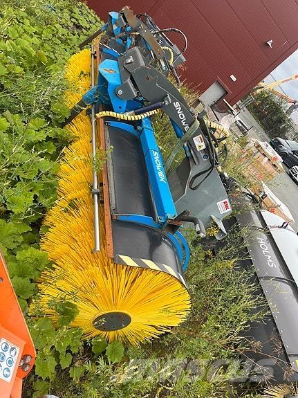 Snowek AH 330 Otros equipos para carreteras y quitanieves