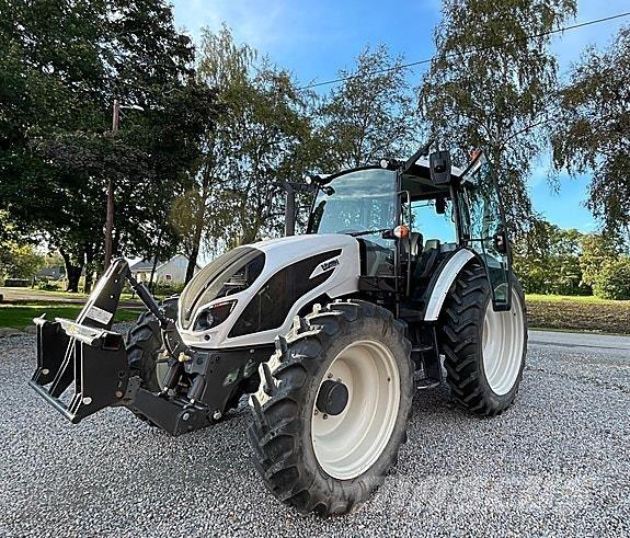 Valtra A114 Tractores