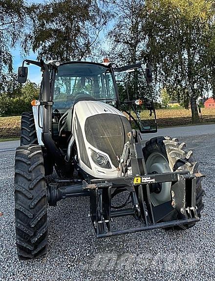 Valtra A114 Tractores