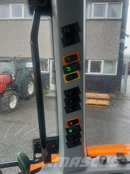 Valtra A114 Tractores