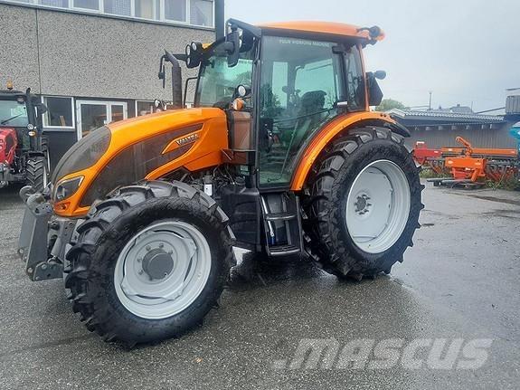 Valtra A114 Tractores