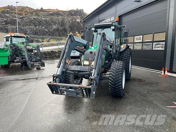 Valtra A83 Tractores