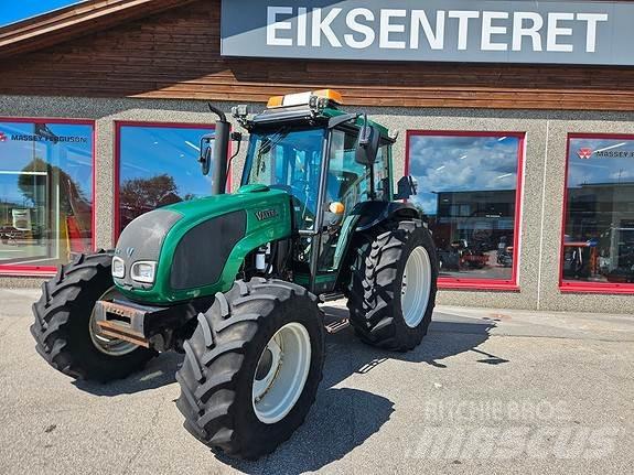 Valtra A92 Tractores