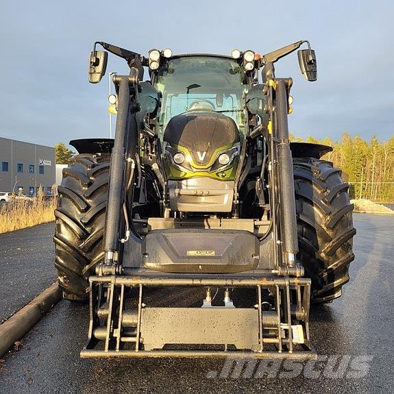 Valtra G135 Active Tractores