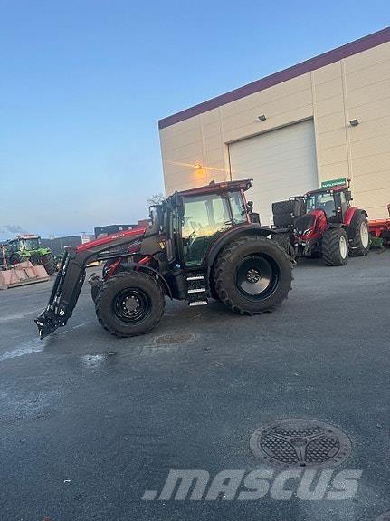 Valtra G135 Versu Tractores