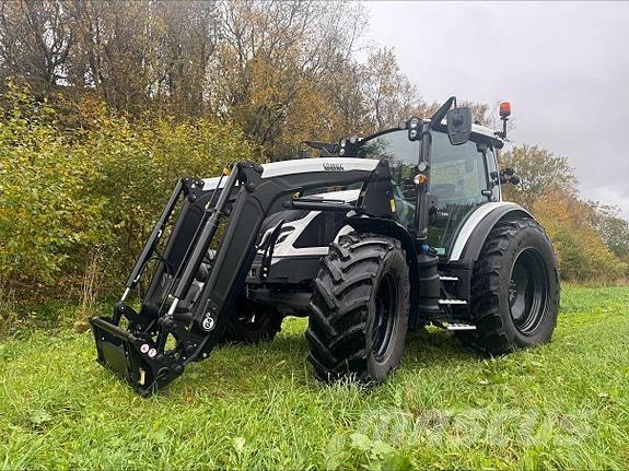 Valtra G135A Tractores