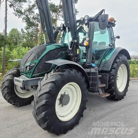 Valtra N114 Tractores