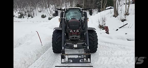 Valtra N134D Tractores
