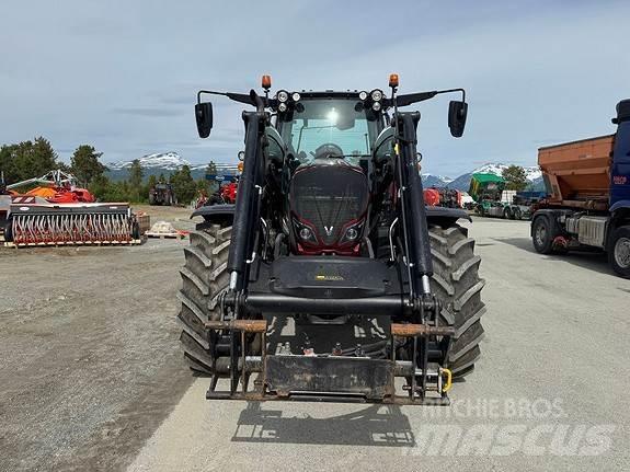 Valtra N174 Tractores