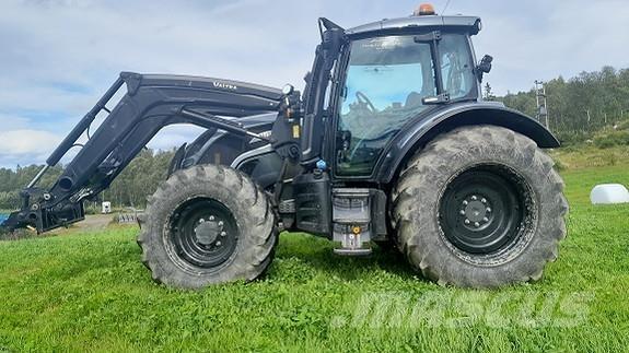 Valtra N174 Tractores
