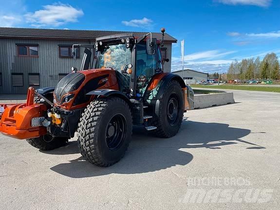 Valtra N175D Tractores