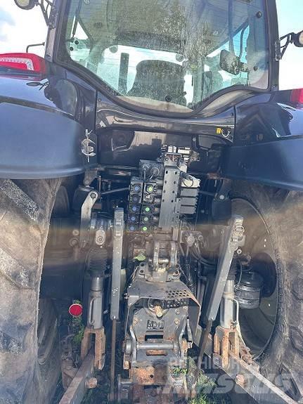 Valtra T 214 Tractores