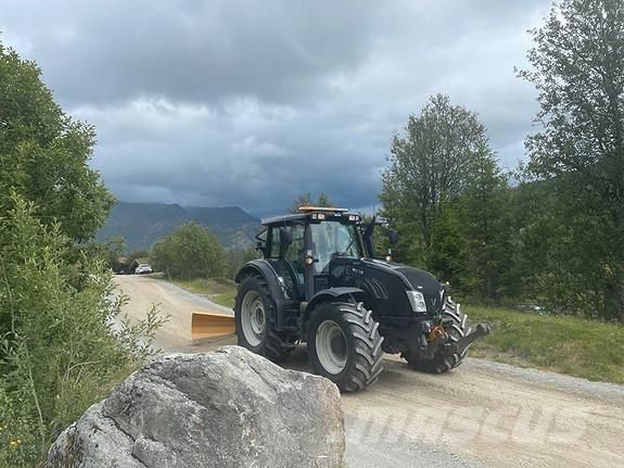 Valtra T203 Tractores