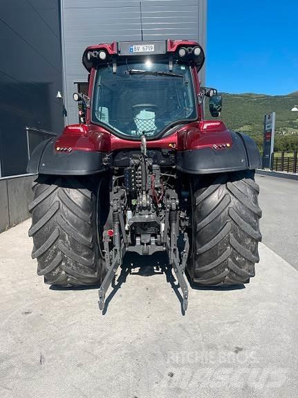 Valtra T214 Tractores