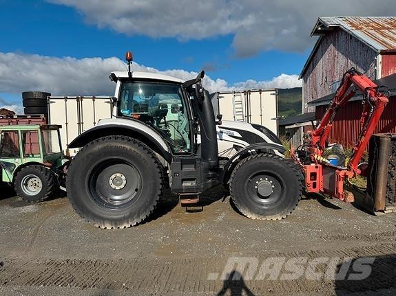 Valtra T214 Versu Tractores