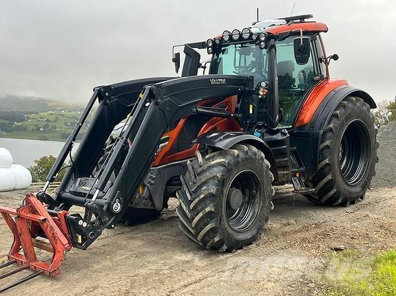 Valtra T235D Tractores