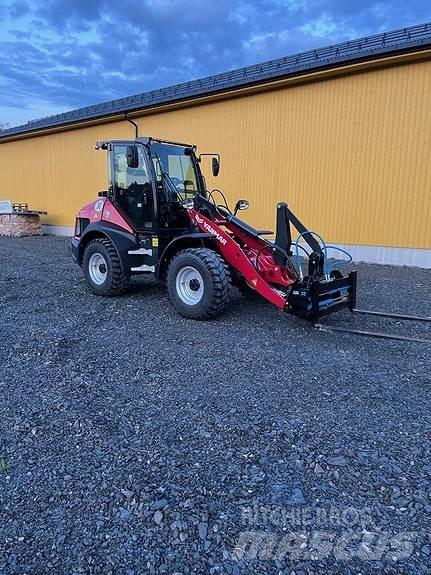Yanmar V7 Neumáticos, ruedas y llantas