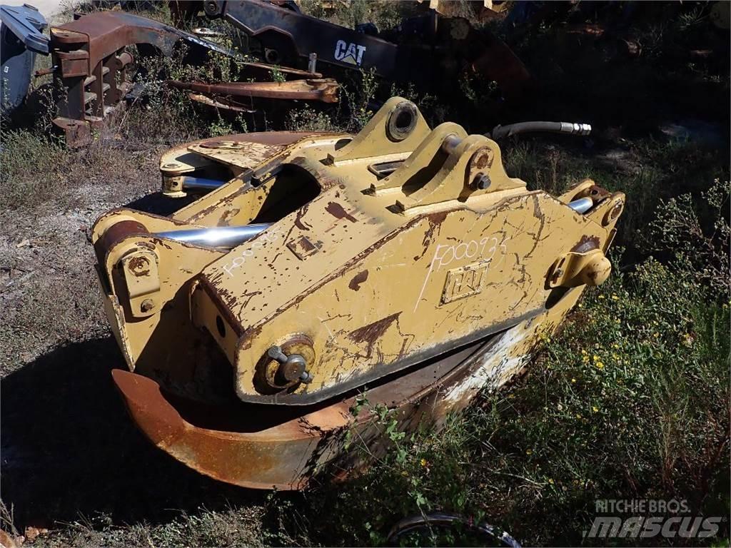 CAT 19' grapple Pinzas