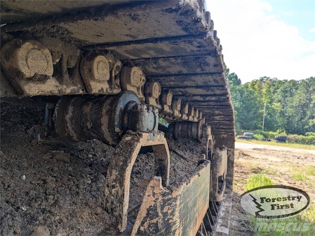 CAT 325D-FM Cargadora forestal