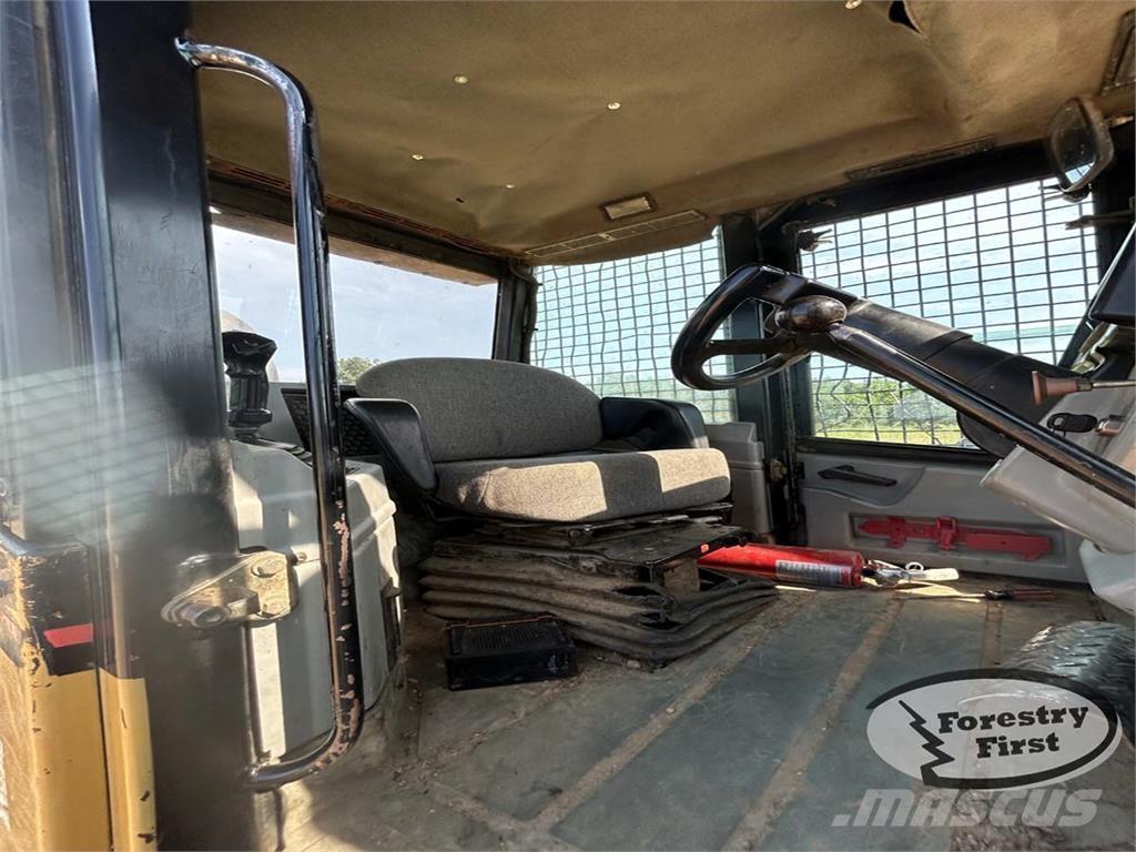 CAT 525B Arrastrador de troncos